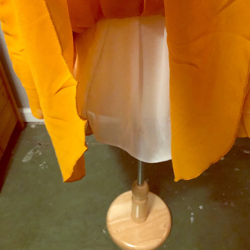 COLD SHOULDER RUFFLED SHEER BLOUSE WITH LINING. TUNIC LENGTH . - Picture 4 of 6
